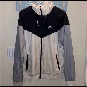 NIKE WINDBREAKER🖤